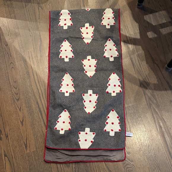 Artisan Ny Other - Festive Gray and Red Tree Patterned Table Runner